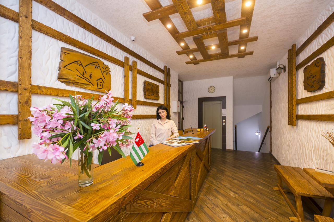 Napra Hotel Tsandrypsh Exterior foto