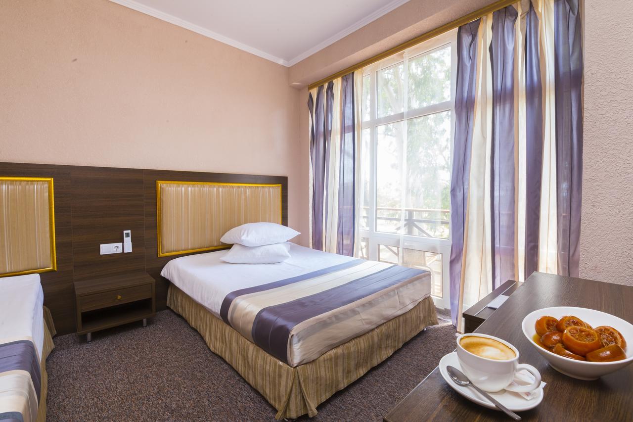 Napra Hotel Tsandrypsh Exterior foto